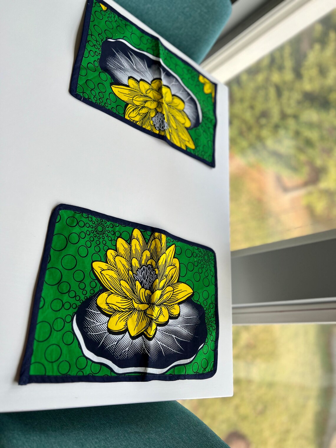 Set of 6 Two sided Placemats with Table Runner - Image 11