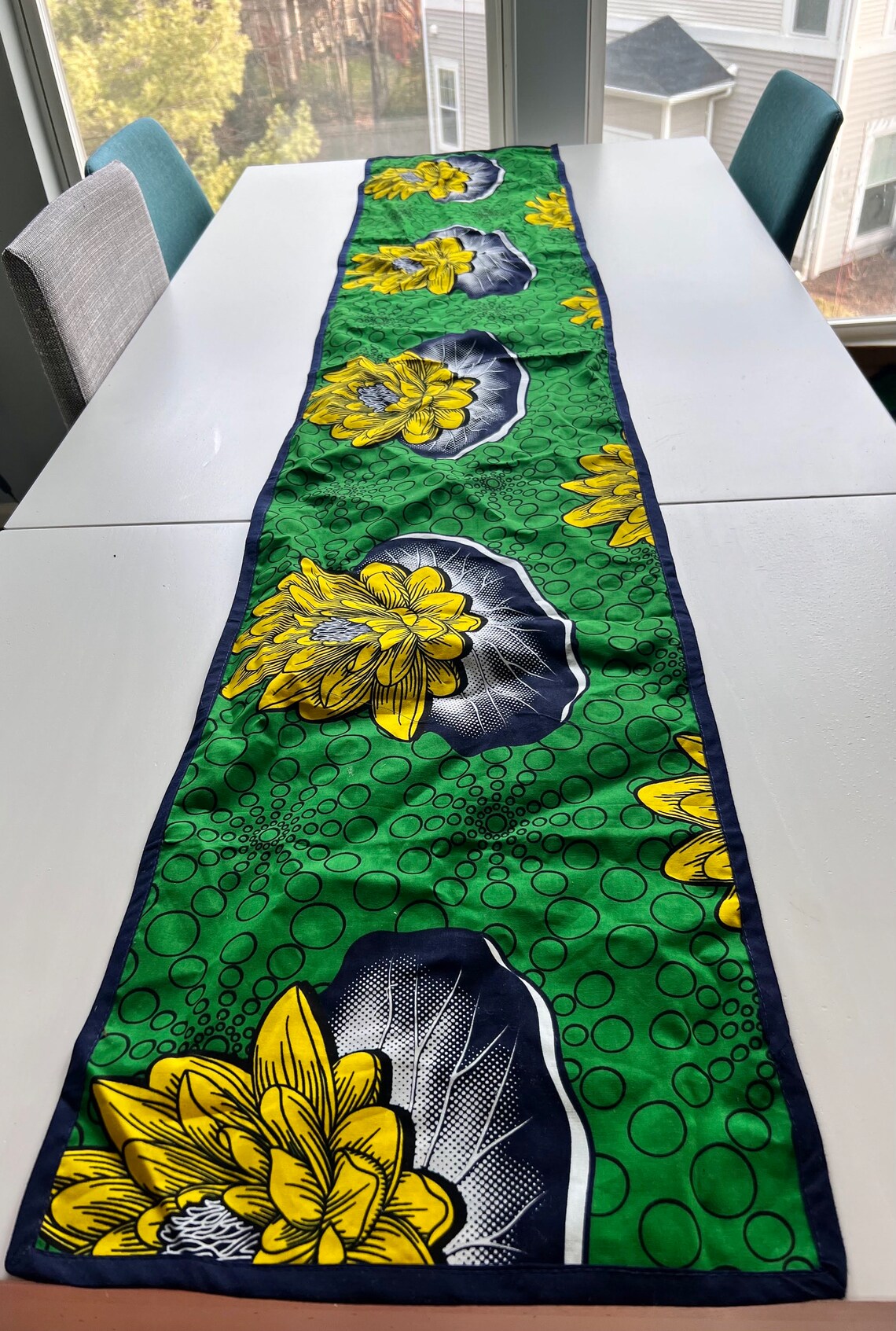 Set of 6 Two sided Placemats with Table Runner - Image 8