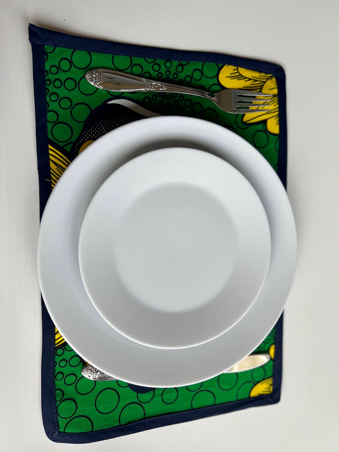 Set of 6 Two sided Placemats with Table Runner - Image 6