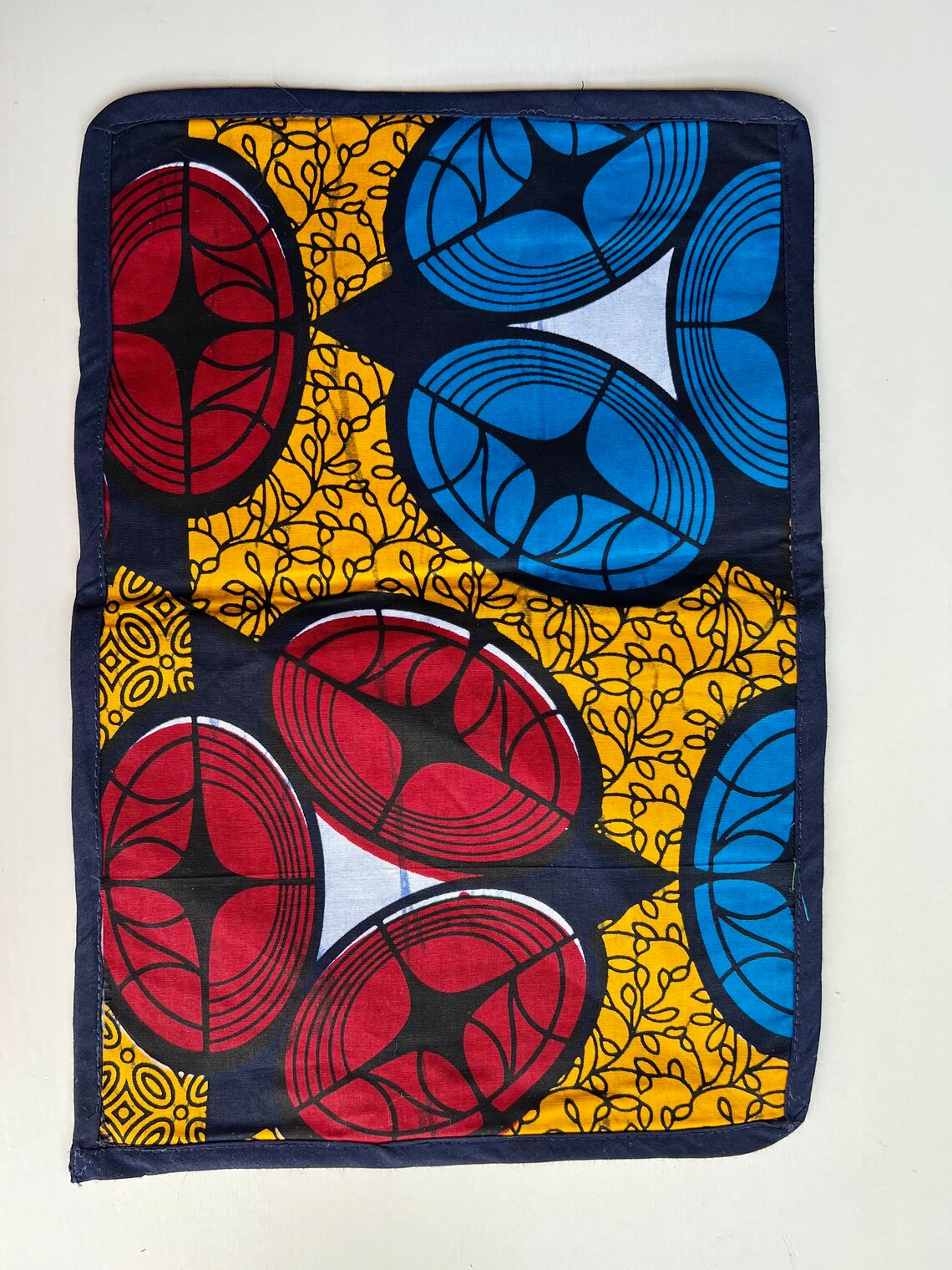 Set of 6 Two sided Placemats with Table Runner - Image 2